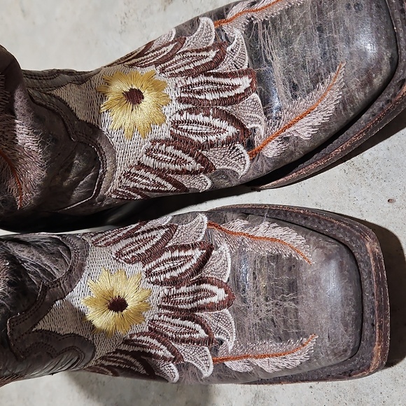 Embroidered Western Cowboy Boots - Picture 7 of 7